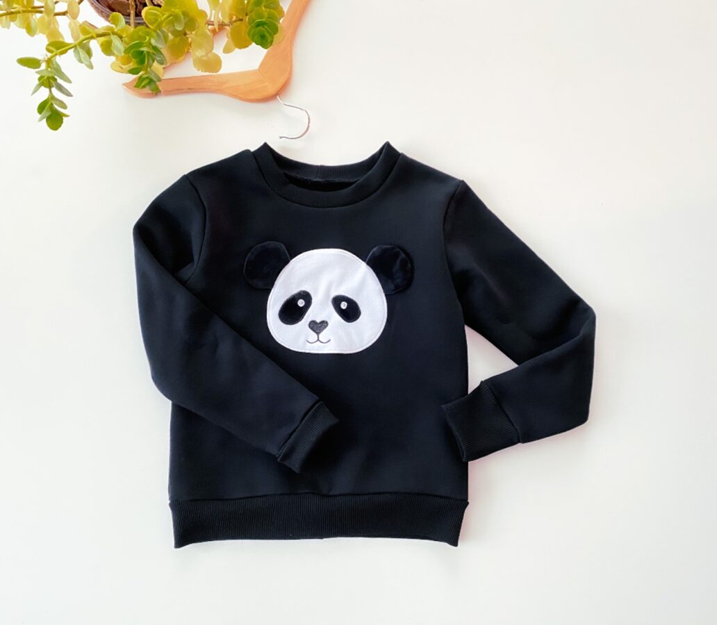 Juodos spalvos džemperis ,,Panda"