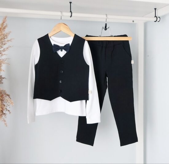 116d. trijų dalių kostiumas